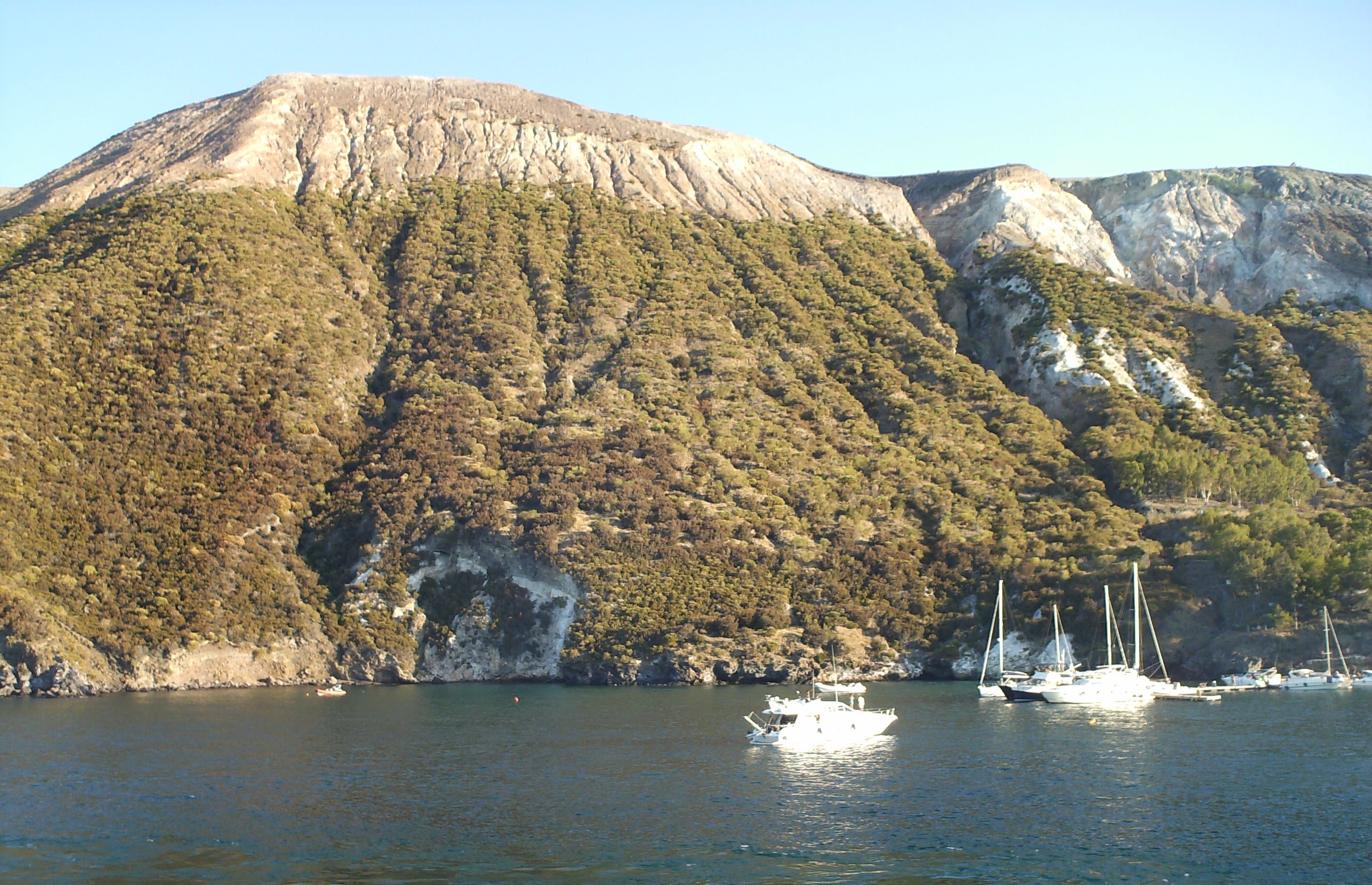 vulcano-baia-levante